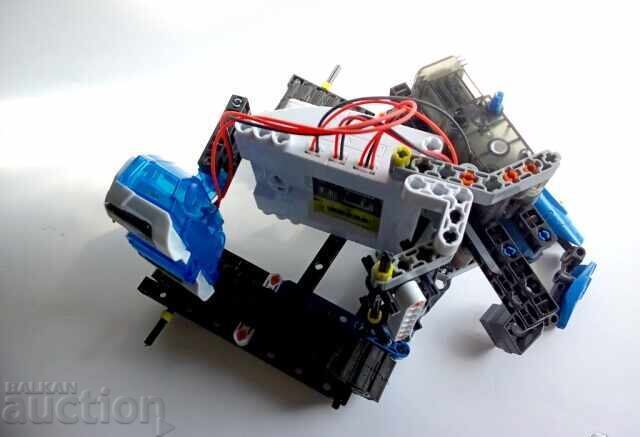 CLEMENTONI ROBOT RoboMaker ROBOTICS LABORATORY for parts - 7 CLEMENTONI ROBOT RoboMaker ROBOTICS LABORATORY for parts - 7