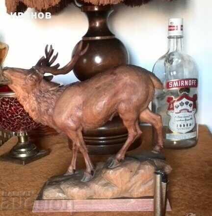 Statuie mare din lemn de cerb - sculptură în lemn