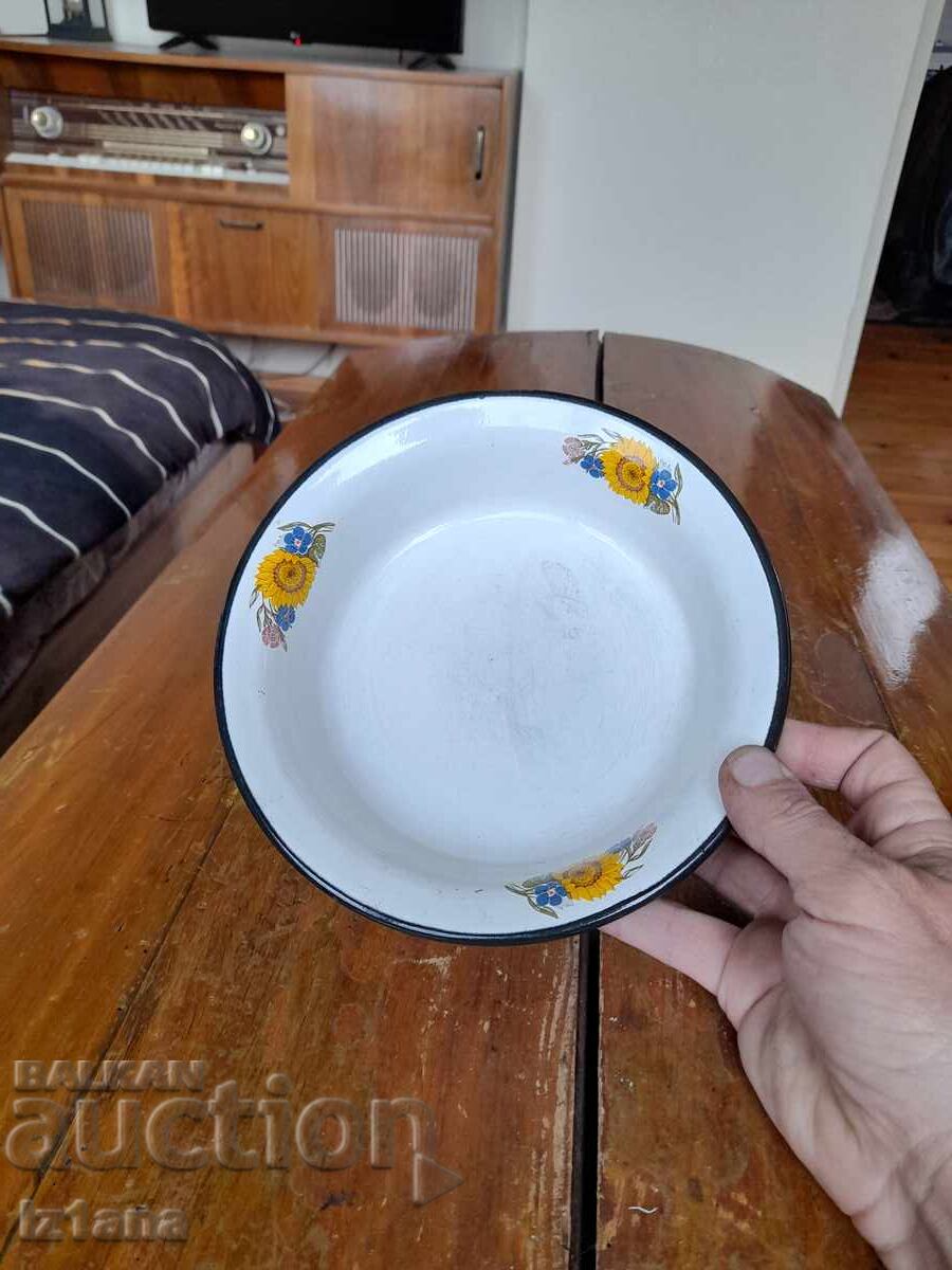 Delivery of Old enamel bowl Delivery of Old enamel bowl