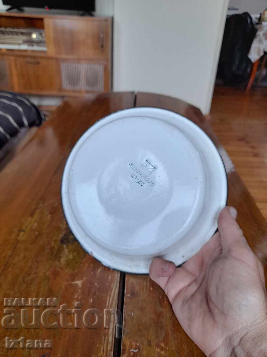 Old enamel bowl - 5 Old enamel bowl - 5
