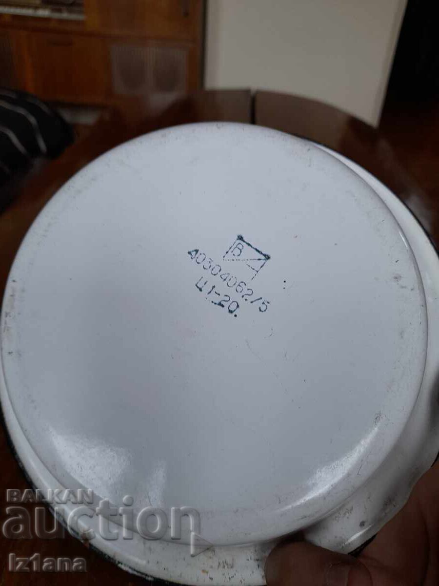 Old enamel bowl - 6 Old enamel bowl - 6