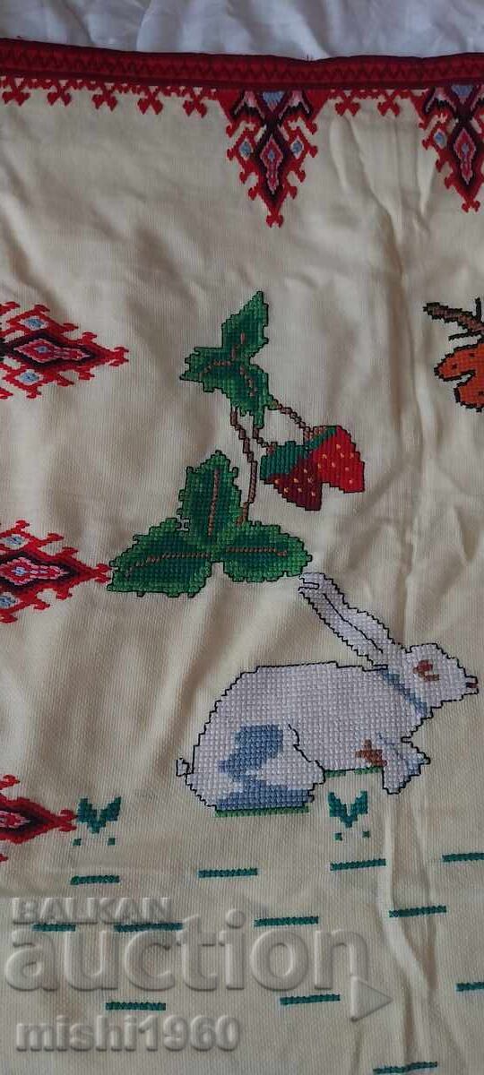 Χειροποίητο χαλί με τιμή 50.00 BGN | € 25.56 Χειροποίητο χαλί με τιμή 50.00 BGN | € 25.56