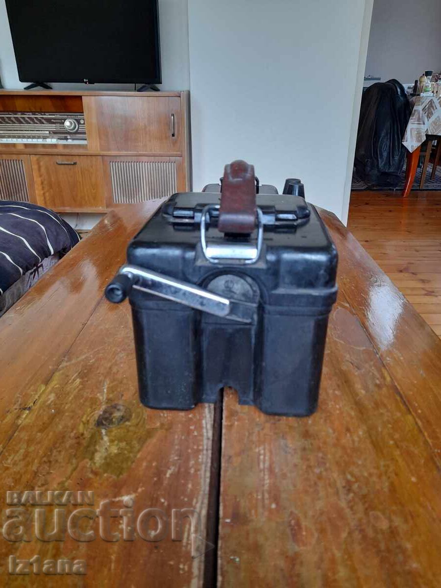 Old megohmmeter M1101M with price 130.00 BGN | € 66.47 Old megohmmeter M1101M with price 130.00 BGN | € 66.47