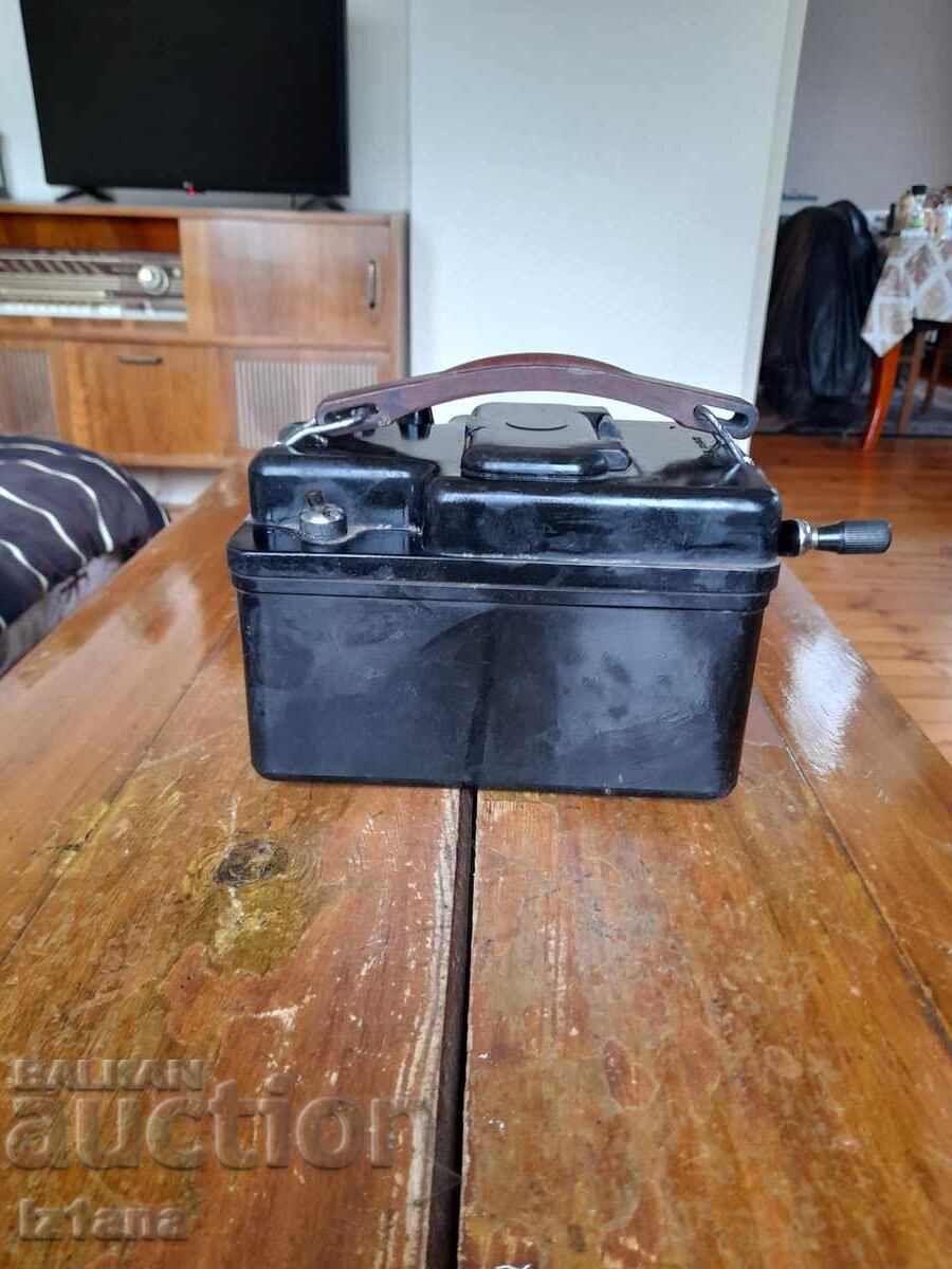 Old megohmmeter M1101M Old megohmmeter M1101M