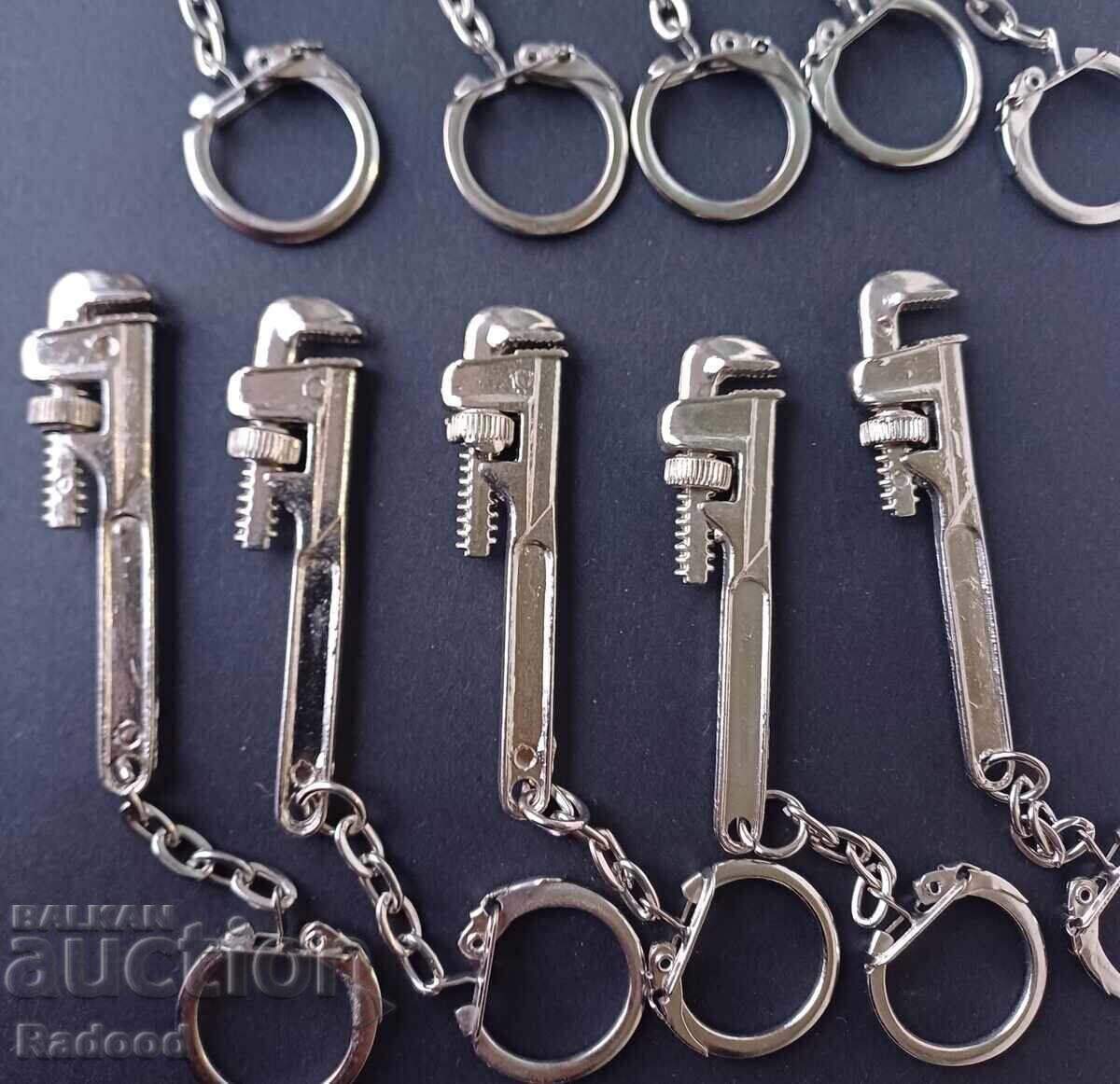 Auction Metal keychain fr. wrench Auction Metal keychain fr. wrench