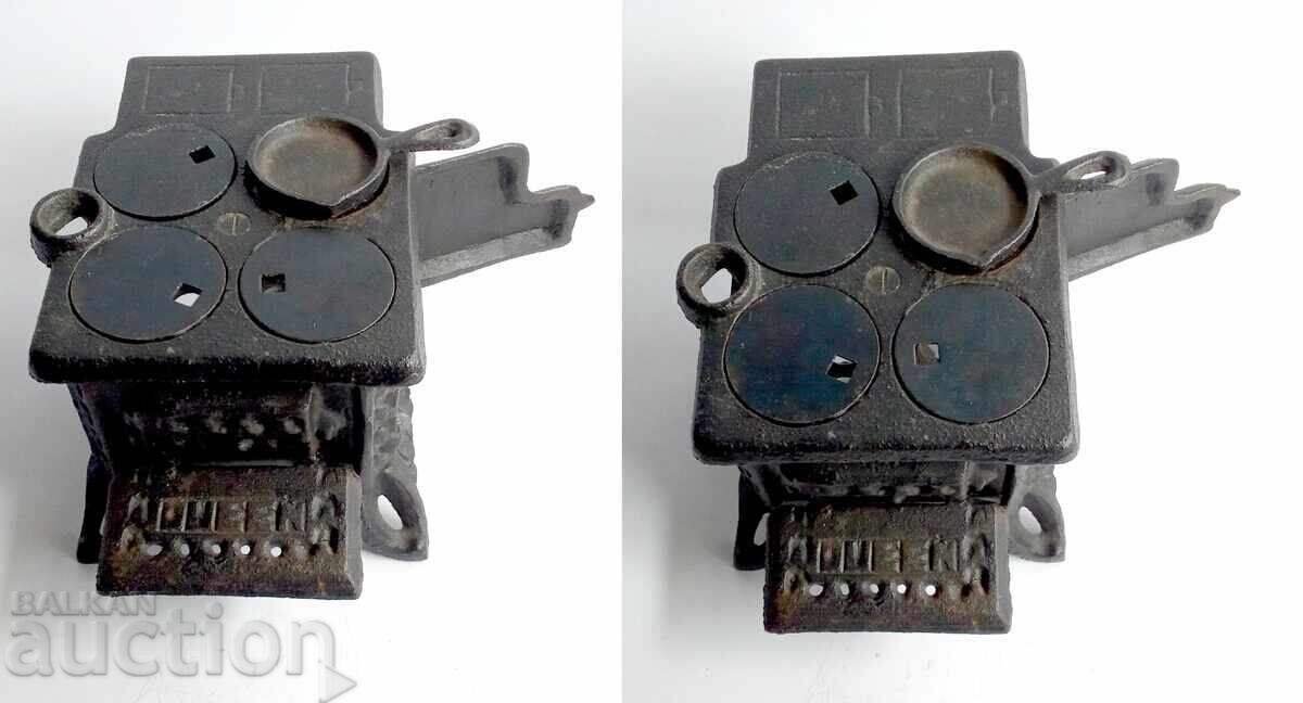 Miniature Cast Iron Wood Stove Vintage Queen from the 1960s - 6 Miniature Cast Iron Wood Stove Vintage Queen from the 1960s - 6