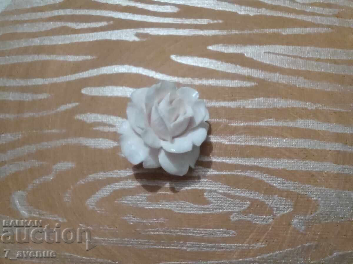 Auction Brooch from bone, very old, ROSE 3.04.2025 Auction Brooch from bone, very old, ROSE 3.04.2025