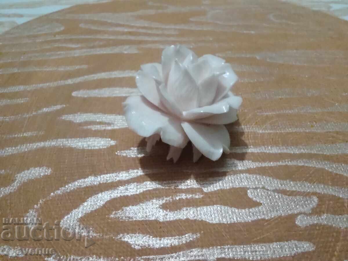 Brooch from bone, very old, ROSE 3.04.2025 Brooch from bone, very old, ROSE 3.04.2025