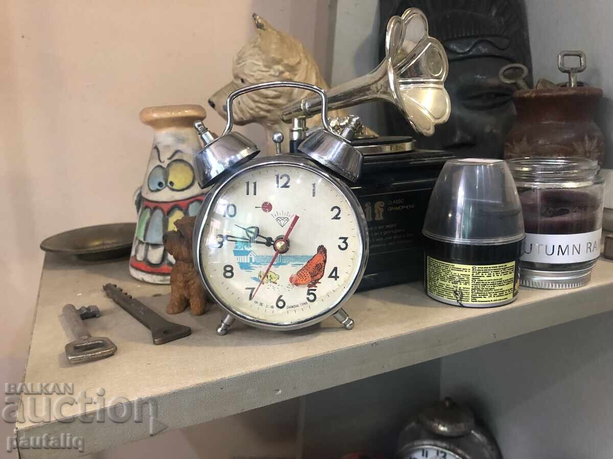 Alarm clock, Chinese, with hen and chick with price 20.00 BGN | € 10.23 Alarm clock, Chinese, with hen and chick with price 20.00 BGN | € 10.23