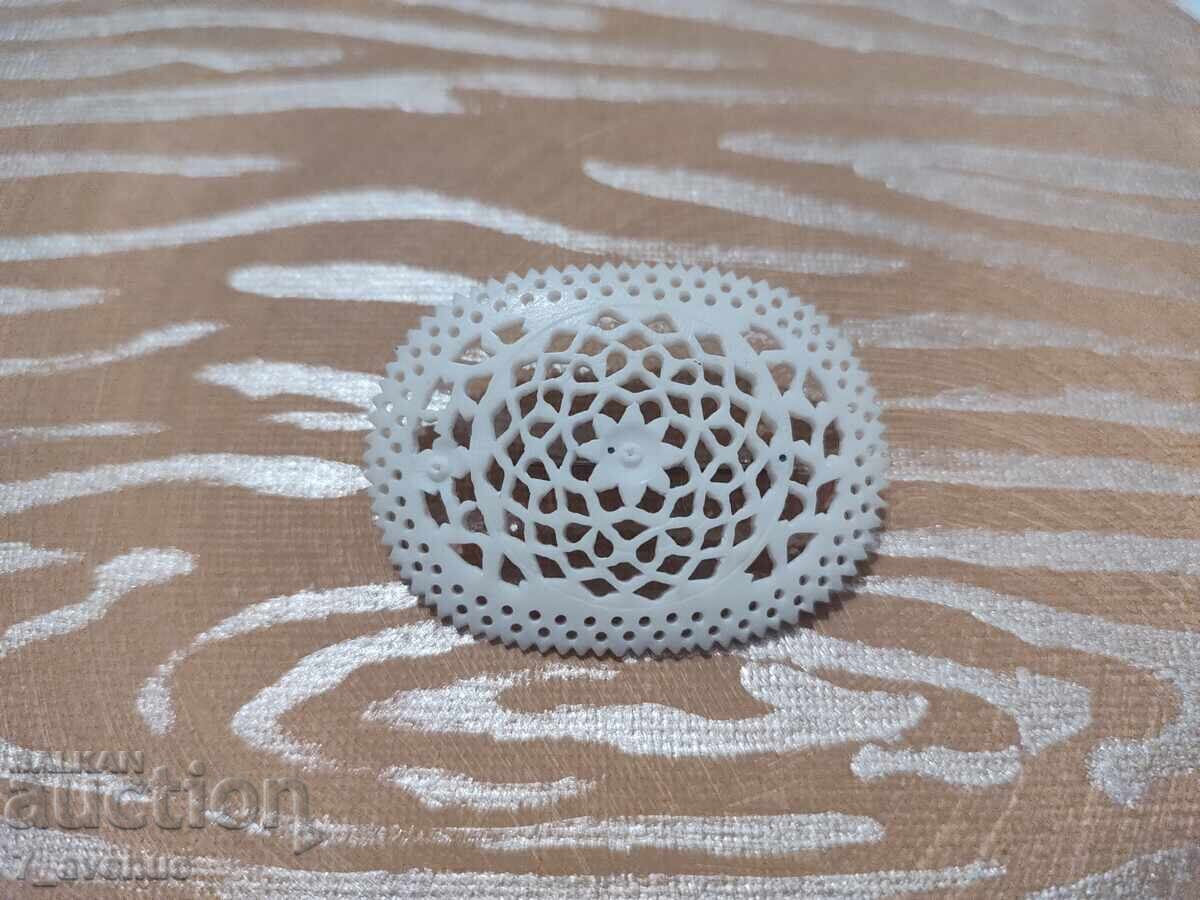 Licitație Broșă din os, foarte veche 3.04.2025 Licitație Broșă din os, foarte veche 3.04.2025