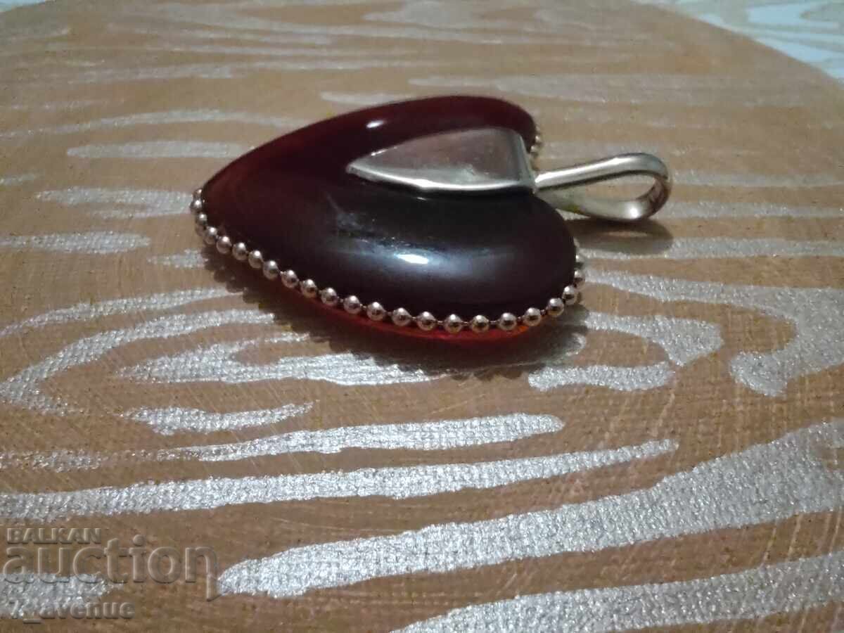 Медальон много красив, стар , стилен 3.04..2025 с цена 99.00 лв. | € 50.62