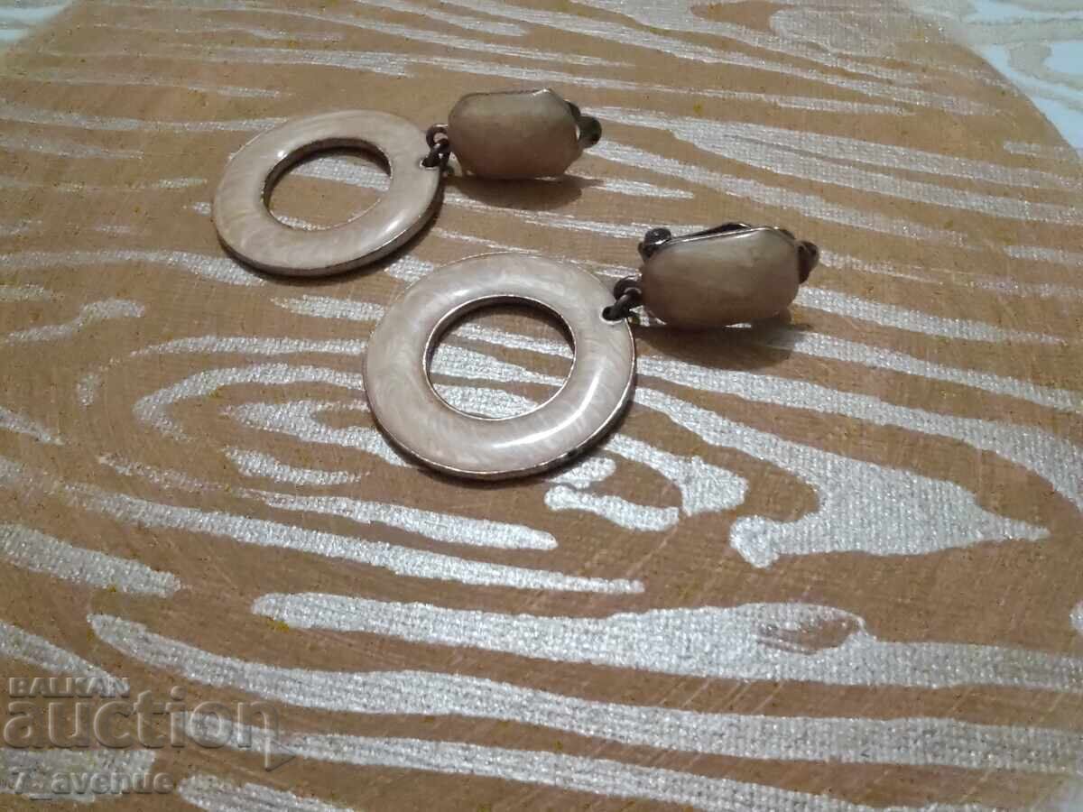 Large Earrings 70s 3.04.2025 with price 69.00 BGN | € 35.28 Large Earrings 70s 3.04.2025 with price 69.00 BGN | € 35.28