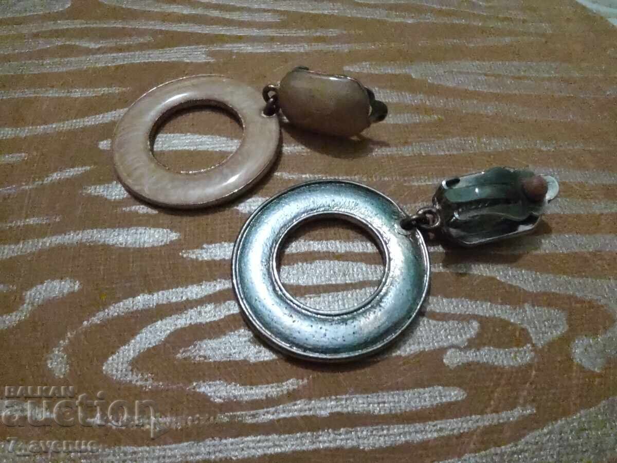 Delivery of Large Earrings 70s 3.04.2025 Delivery of Large Earrings 70s 3.04.2025