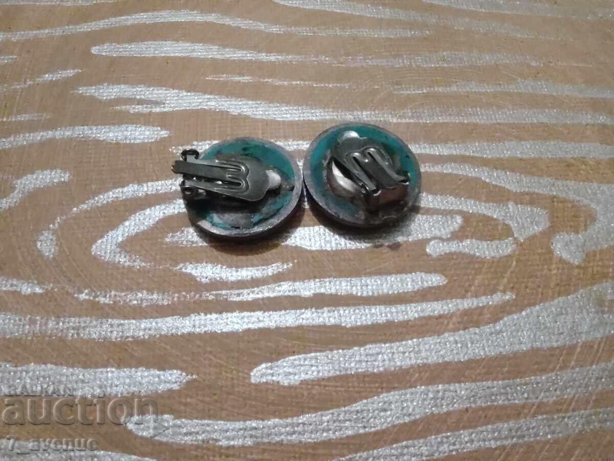 Auction  Large Earrings 70s 3.04.2025