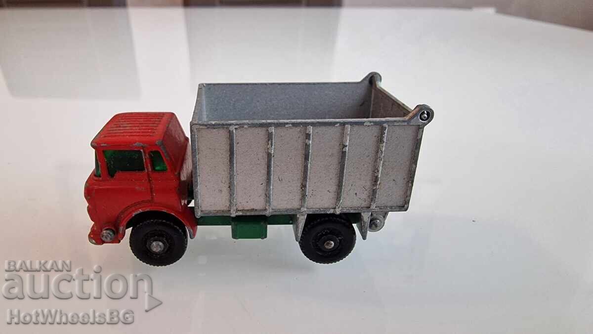 MATCHBOX LESNEY 26C GMC Tipper Truck 1968 with price 10.00 BGN | € 5.11 MATCHBOX LESNEY 26C GMC Tipper Truck 1968 with price 10.00 BGN | € 5.11