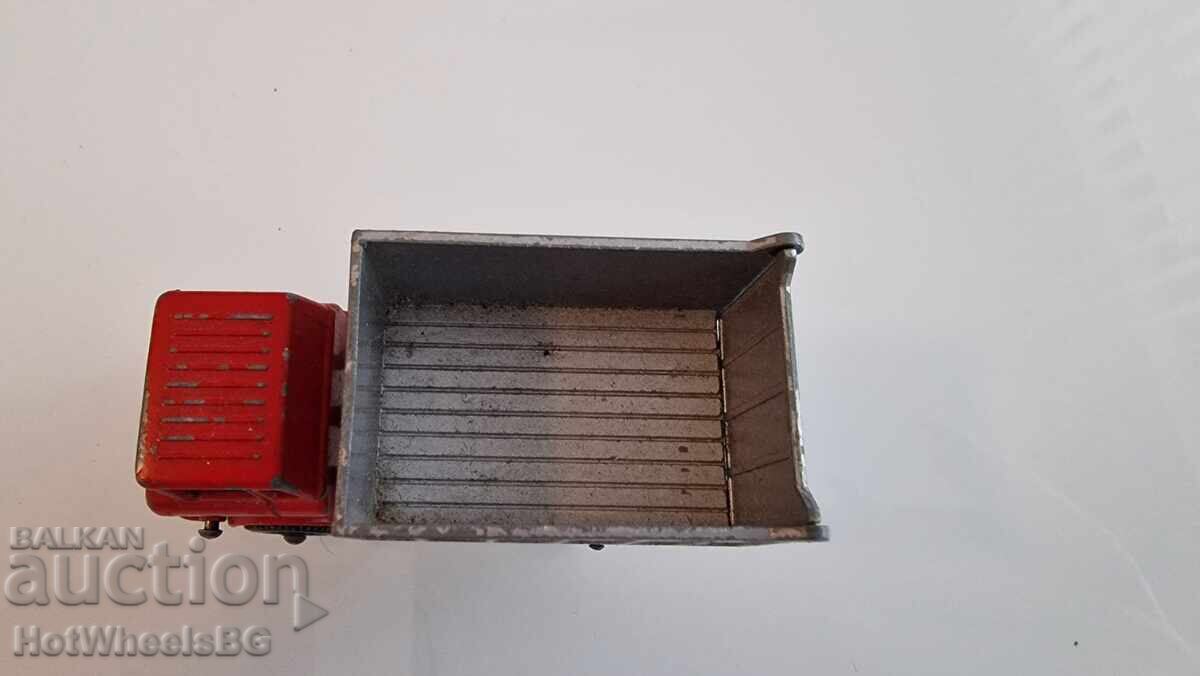 MATCHBOX LESNEY 26C GMC Tipper Truck 1968 - 5 MATCHBOX LESNEY 26C GMC Tipper Truck 1968 - 5