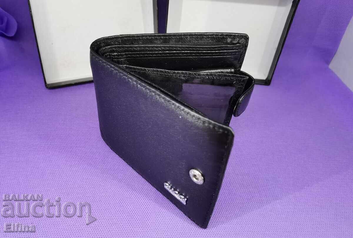 Auction Gucci wallet made of black natural leather - high-quality replica Auction Gucci wallet made of black natural leather - high-quality replica