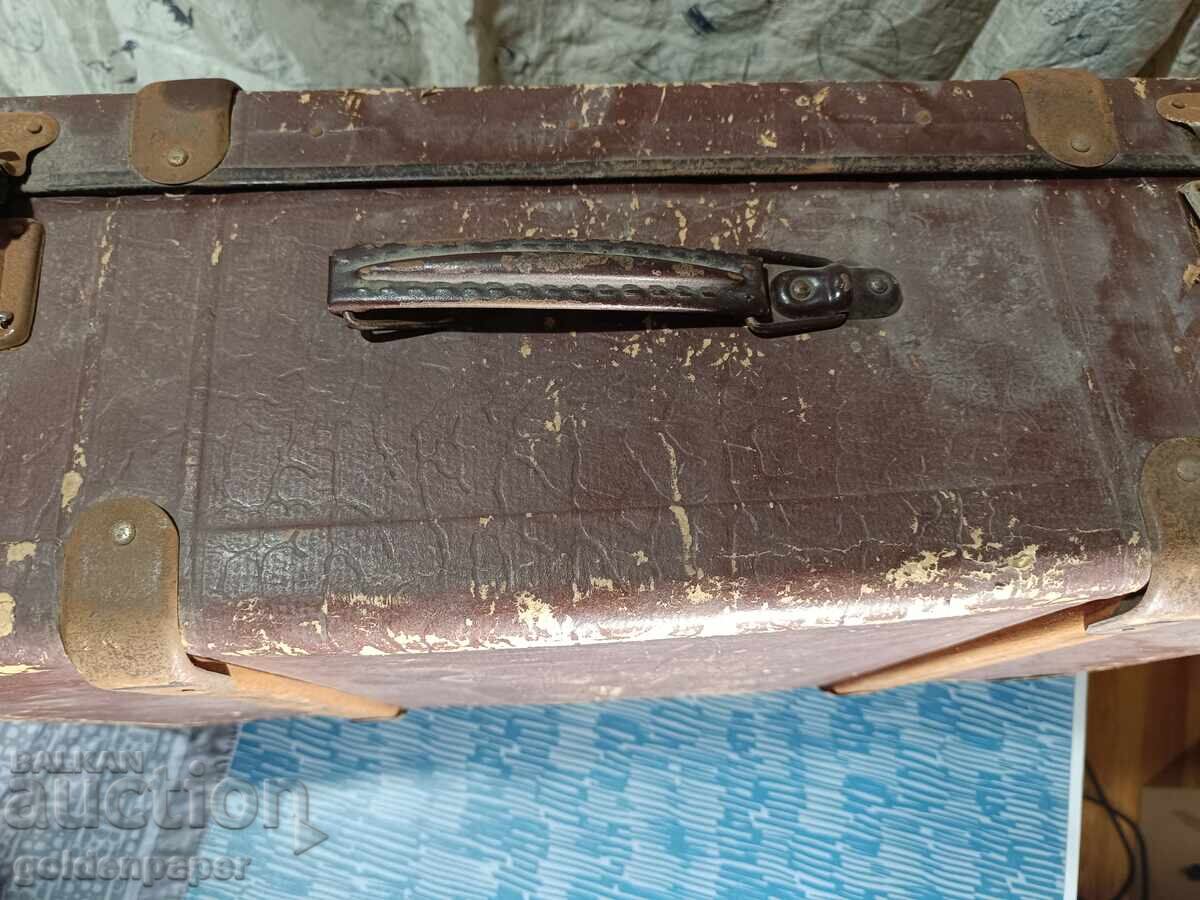 Licitație Valiză veche 55x33 cm