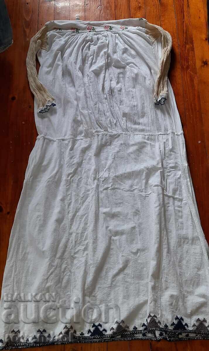 Автентична риза за носия с цена 150.00 лв. | € 76.69 Автентична риза за носия с цена 150.00 лв. | € 76.69