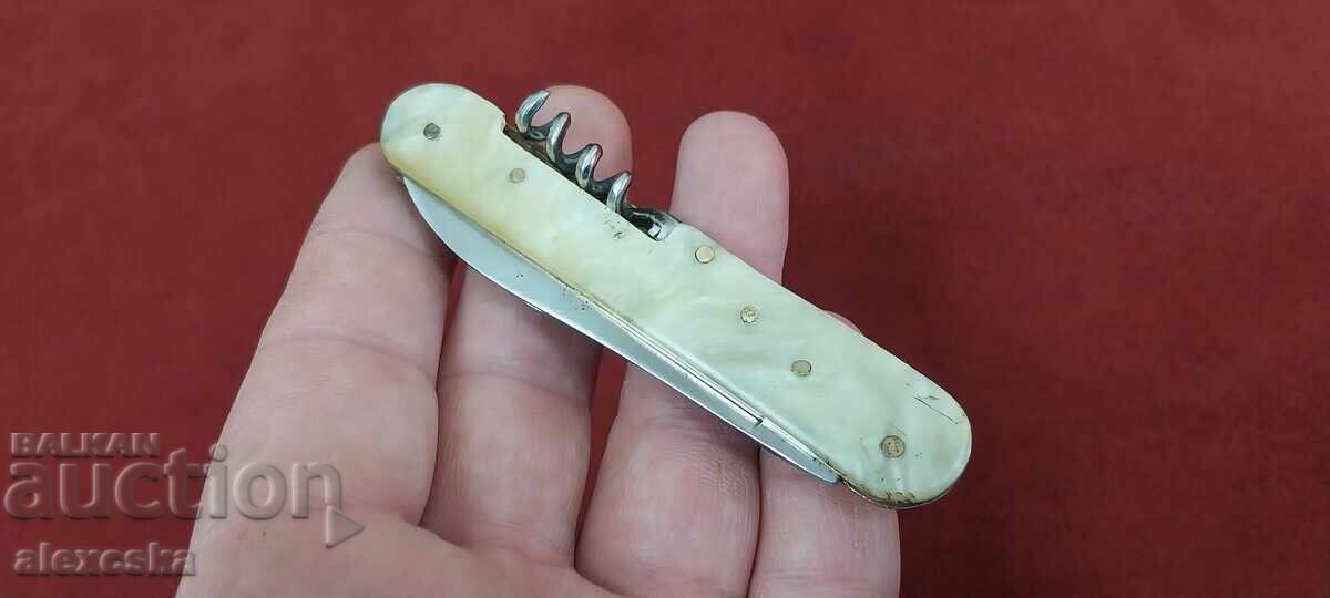 Παράδοση Μαχαίρι τσέπης - σφυροδρέπανο