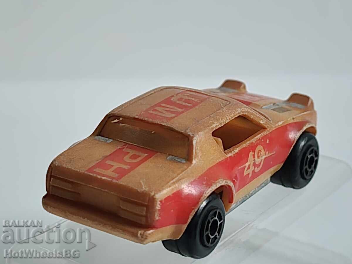 Delivery of MATCHBOX 1982 QUICKSILVER TRIUMPH TR8 MADE IN HONG KONG Delivery of MATCHBOX 1982 QUICKSILVER TRIUMPH TR8 MADE IN HONG KONG