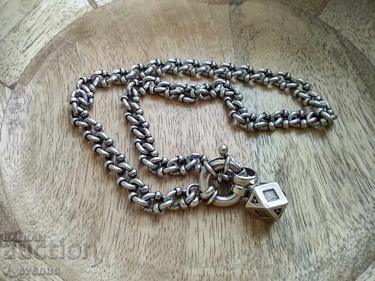 Necklace, stylish, charming, original with stamp 5.04.2025 with price 199.00 BGN | € 101.75 Necklace, stylish, charming, original with stamp 5.04.2025 with price 199.00 BGN | € 101.75