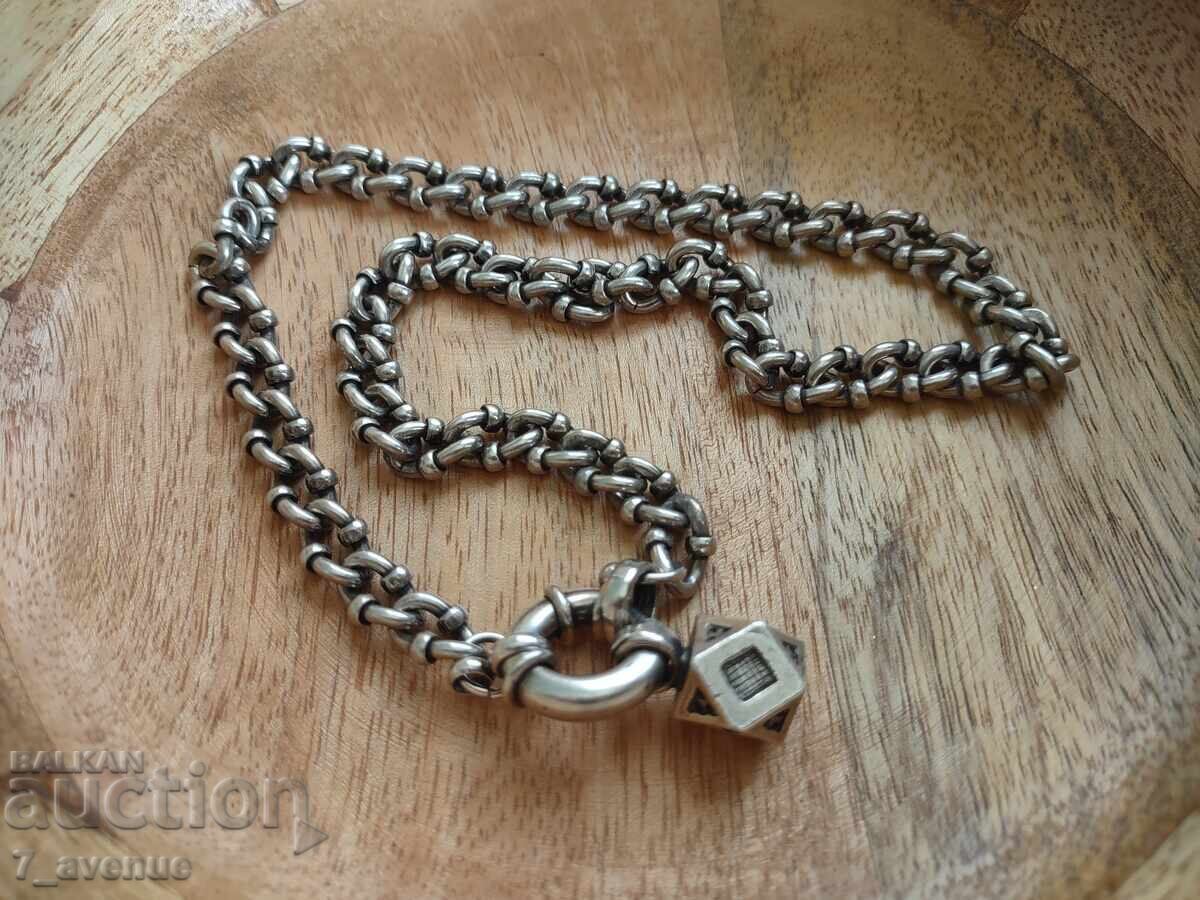 Necklace, stylish, charming, original with stamp 5.04.2025 Necklace, stylish, charming, original with stamp 5.04.2025