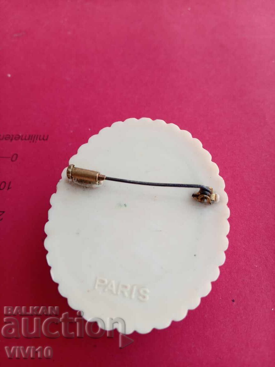 Старинна брошка Франция с цена 70.00 лв. | € 35.79 Старинна брошка Франция с цена 70.00 лв. | € 35.79