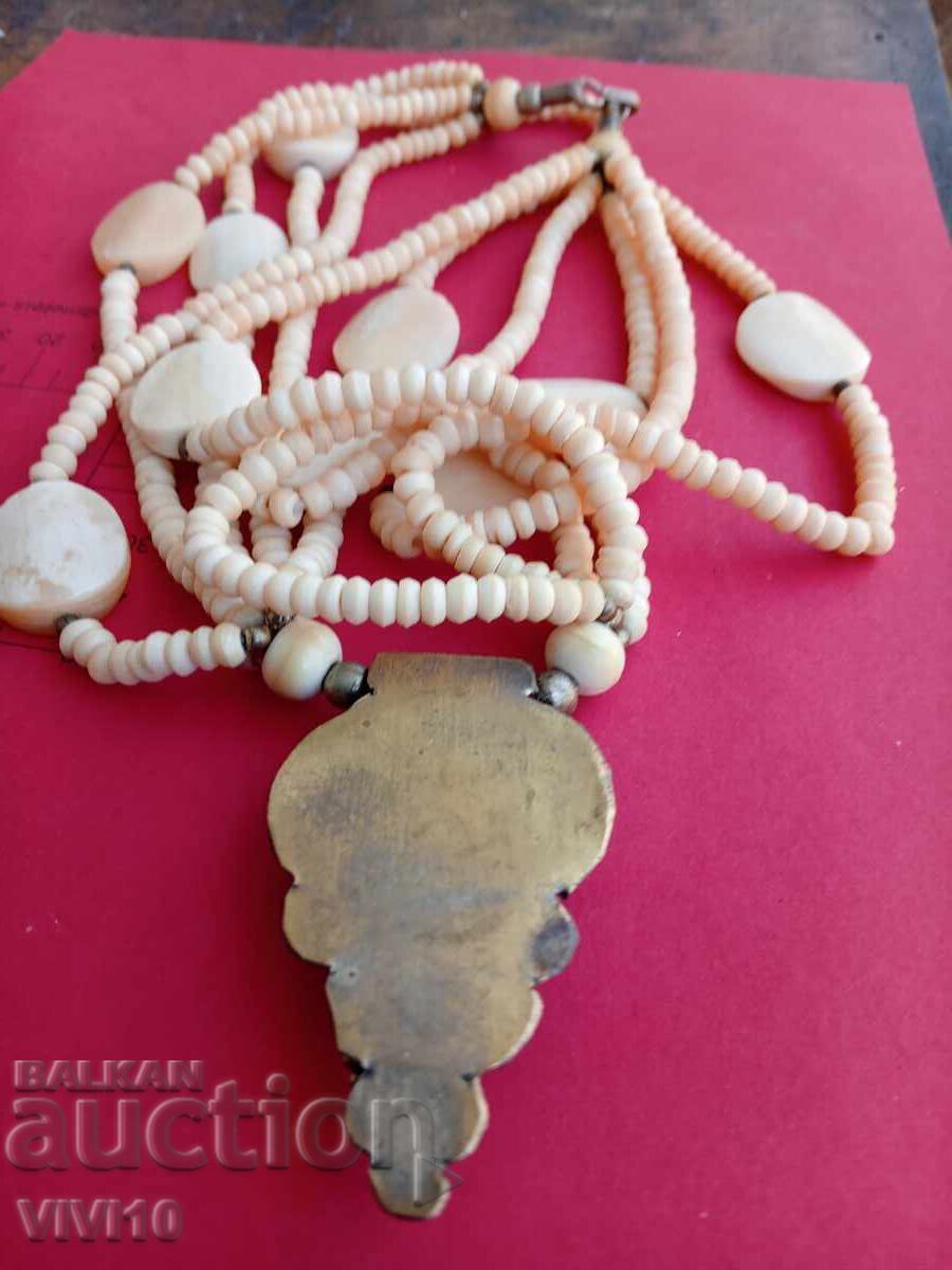 Auction Antique necklace, bone and stones Auction Antique necklace, bone and stones