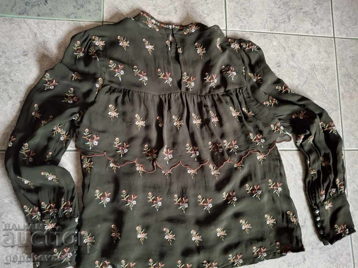 Beautiful green shirt with rich embroidery ZARA Beautiful green shirt with rich embroidery ZARA