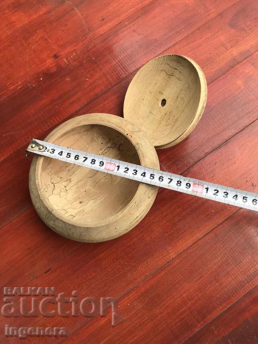 Candy box jar wood old box with price 9.00 BGN | € 4.60 Candy box jar wood old box with price 9.00 BGN | € 4.60