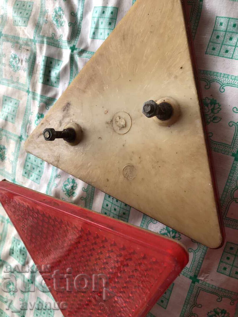 Auction DIMENSIONS - 14/14/14cm Auction DIMENSIONS - 14/14/14cm