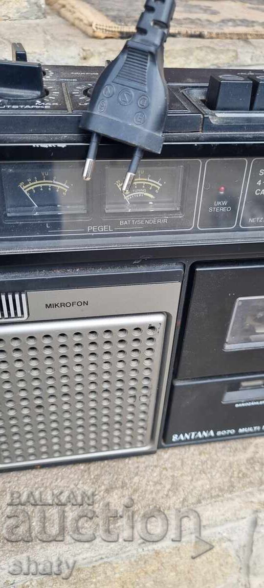 Licitație Un casetofon vechi