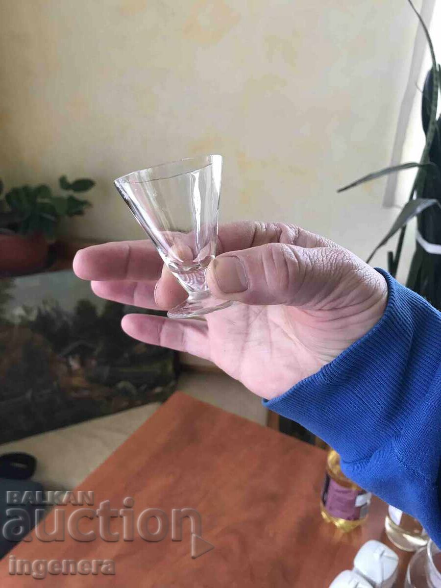 Auction GLASS CUP MINI ANTIQUE FOR RAKIYA - 3 PCS Auction GLASS CUP MINI ANTIQUE FOR RAKIYA - 3 PCS