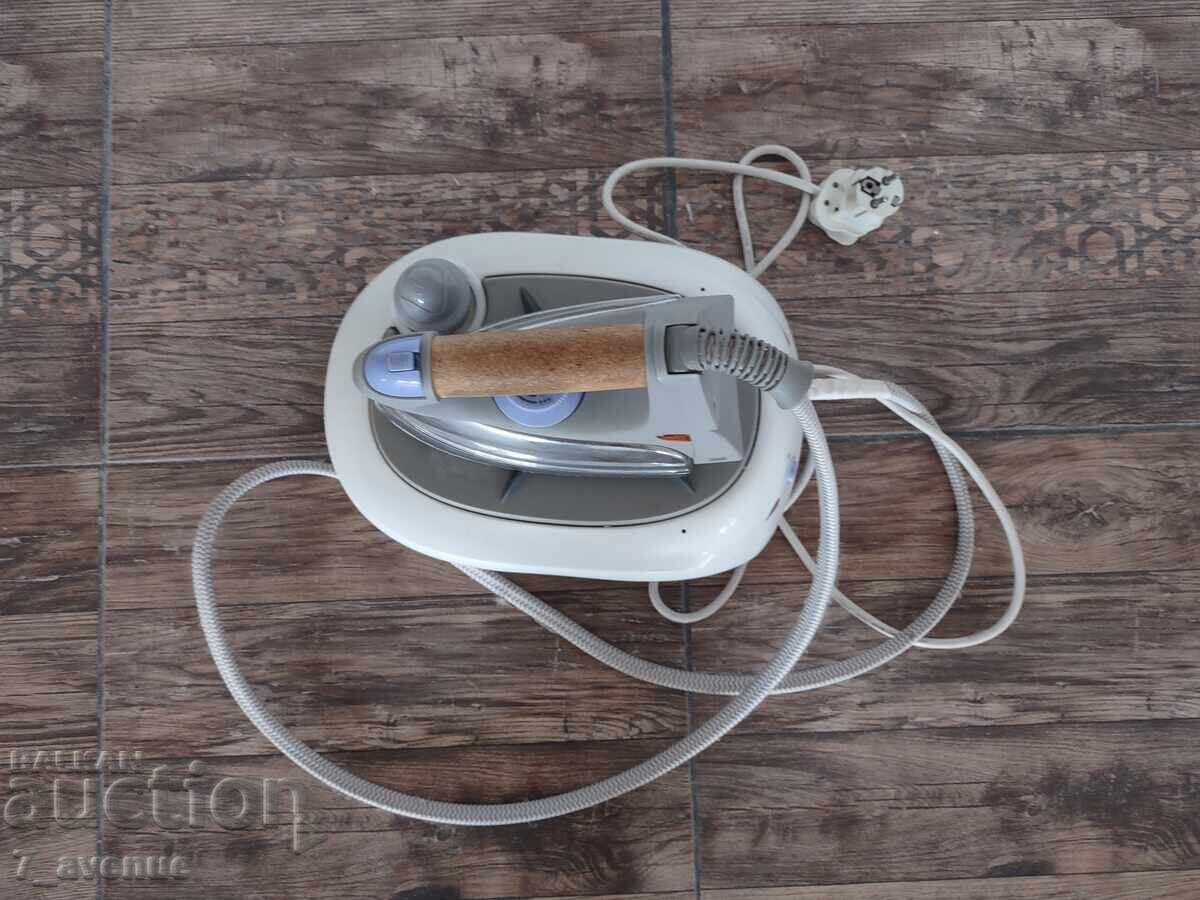 Auction  Iron, ironing station, with cork handle, 05/04/25