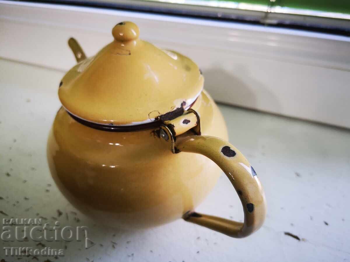 Μικρό σμαλτένιο τσαγιερό με τιμή 15.00 BGN | € 7.67