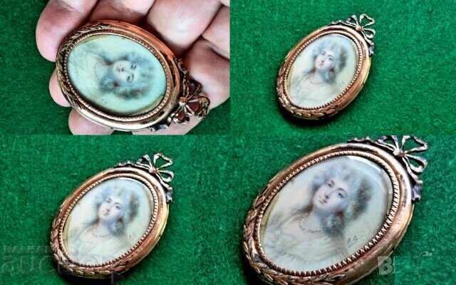 CONSERVAT Miniatura portret antic semnat secolul al XIX-lea cu preț 650.00 BGN | € 332.34 CONSERVAT Miniatura portret antic semnat secolul al XIX-lea cu preț 650.00 BGN | € 332.34