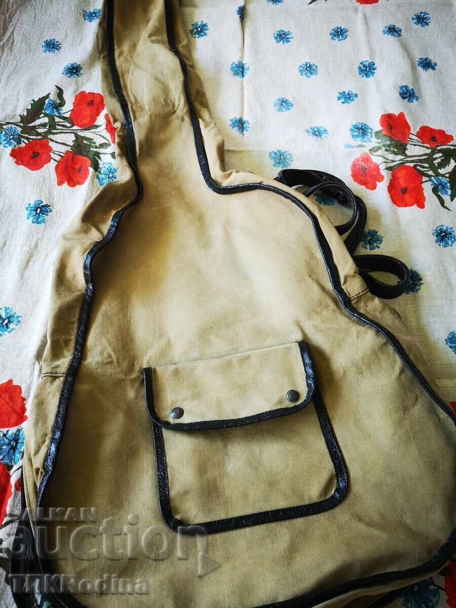 Livrarea Husa veche de prelată pentru chitară acustică