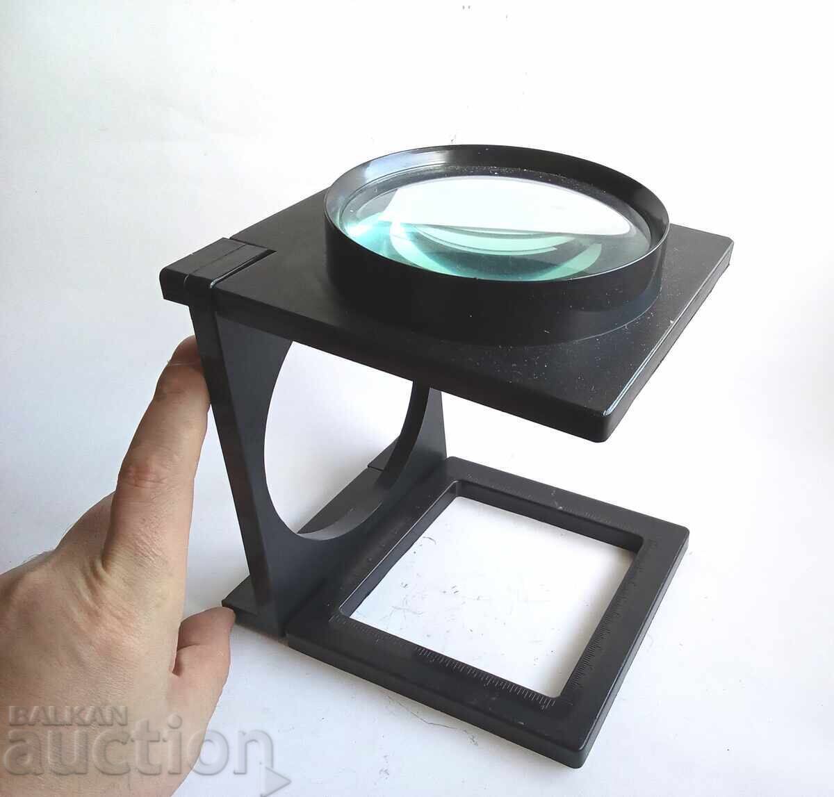 Magnifying glass for watchmakers and others