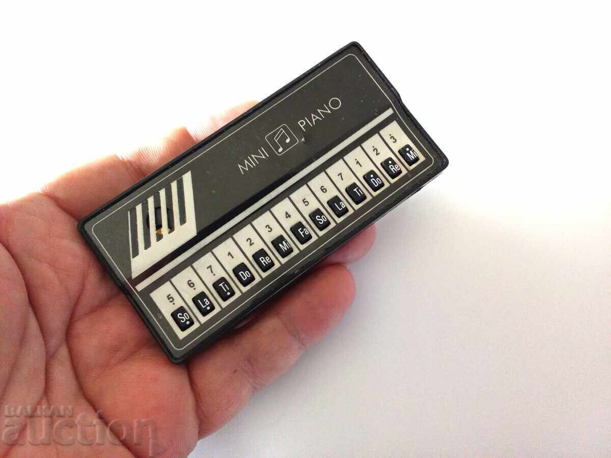 Licitație Pianino mini vechi Electron Echo din anii '80