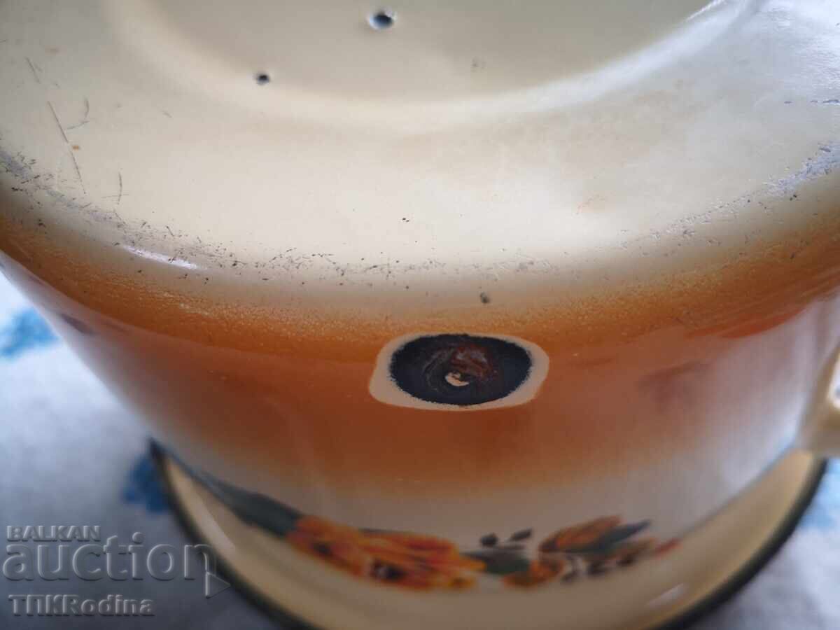 Δημοπρασία Παλιά σμαλτωμένη κατσαρόλα