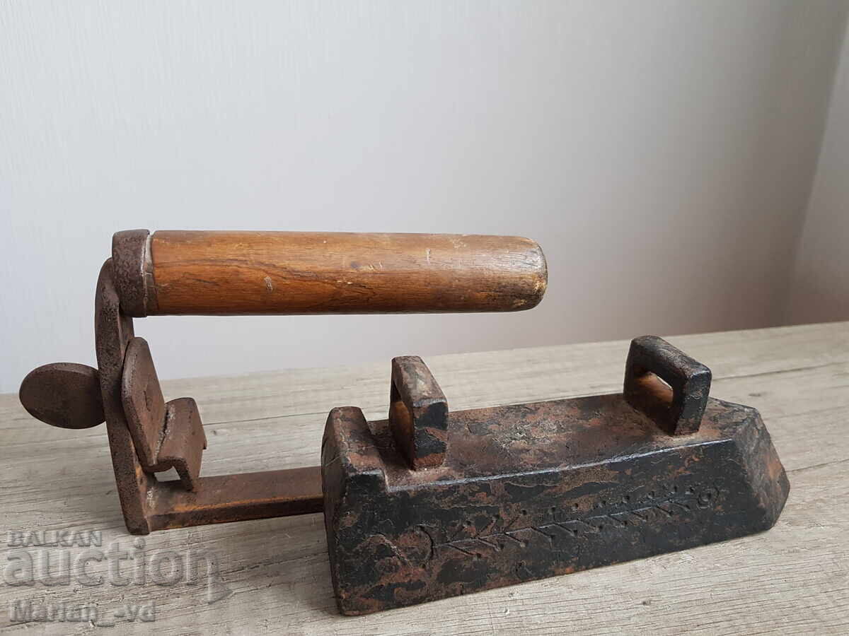 Old cast iron iron - 5