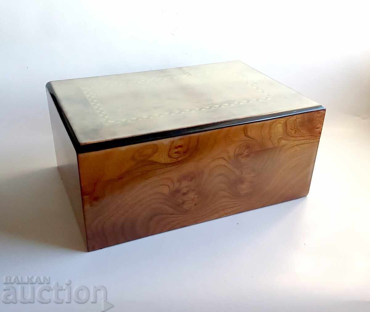 Υγραντήρας πούρων