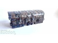 Miniature replica of a chest - Sid's trunk