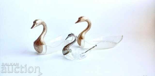 Două farfurii retro franceze, proiectate ca lebede și Lebădă Două farfurii retro franceze, proiectate ca lebede și Lebădă