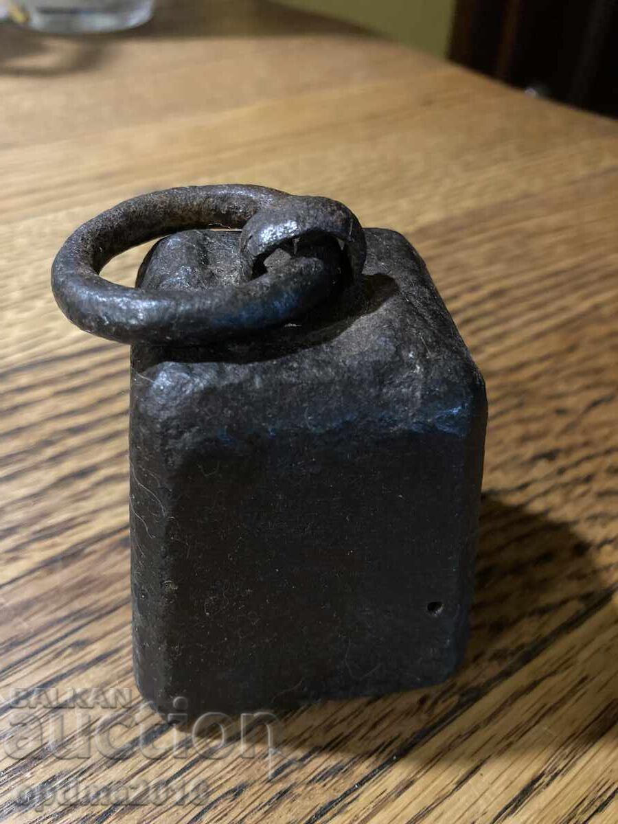 Topuz renascentist 1 cu preț 26.00 BGN | € 13.29