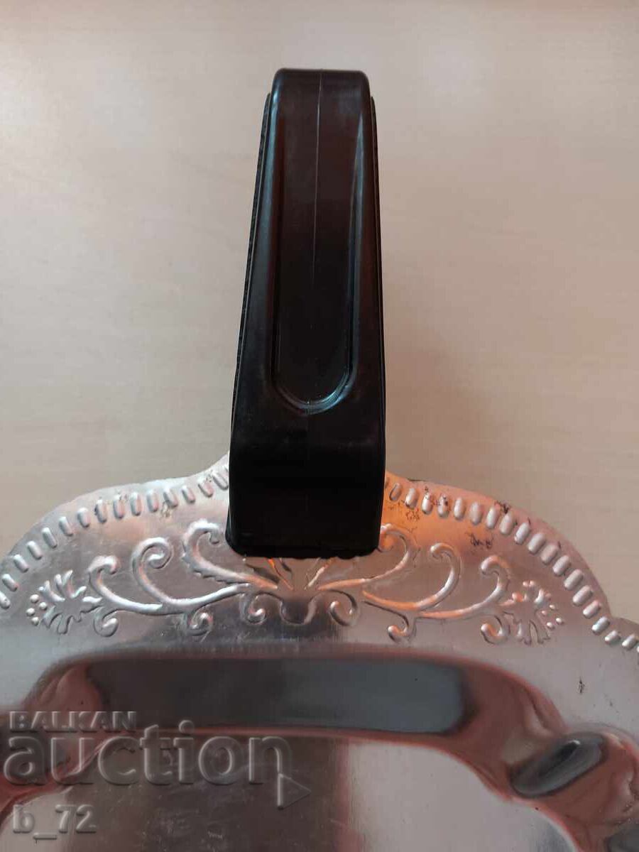 Auction  Table cleaning spatula