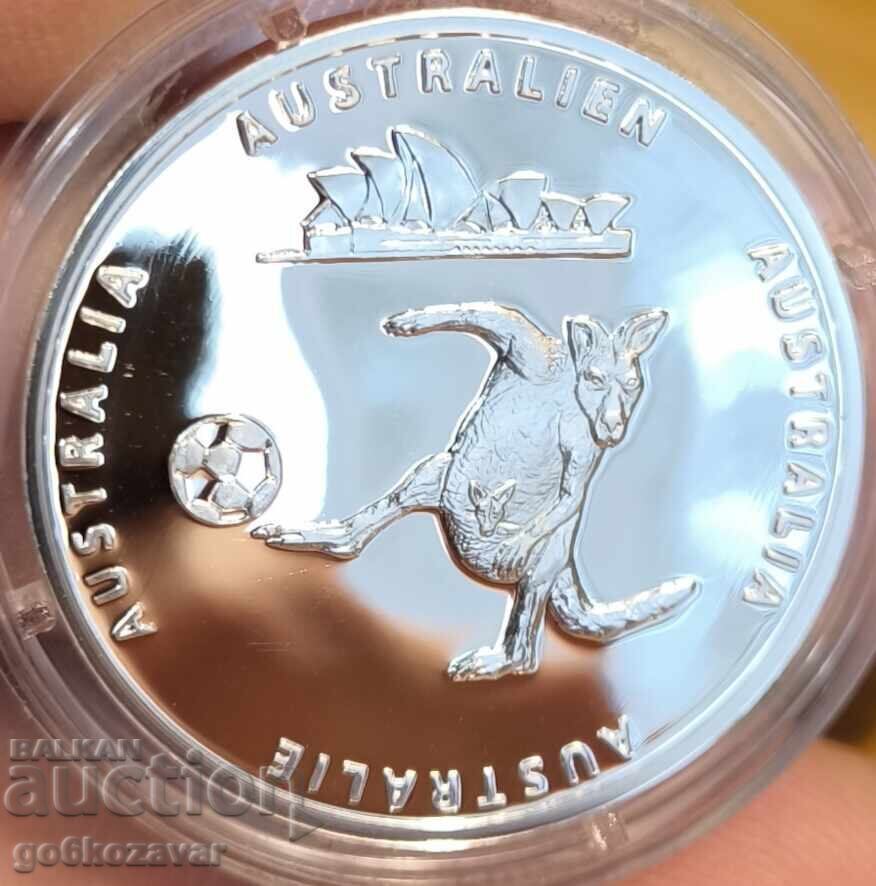 Monedă Medalie Campionatul Mondial de Fotbal 2014 Argint ! Monedă Medalie Campionatul Mondial de Fotbal 2014 Argint !