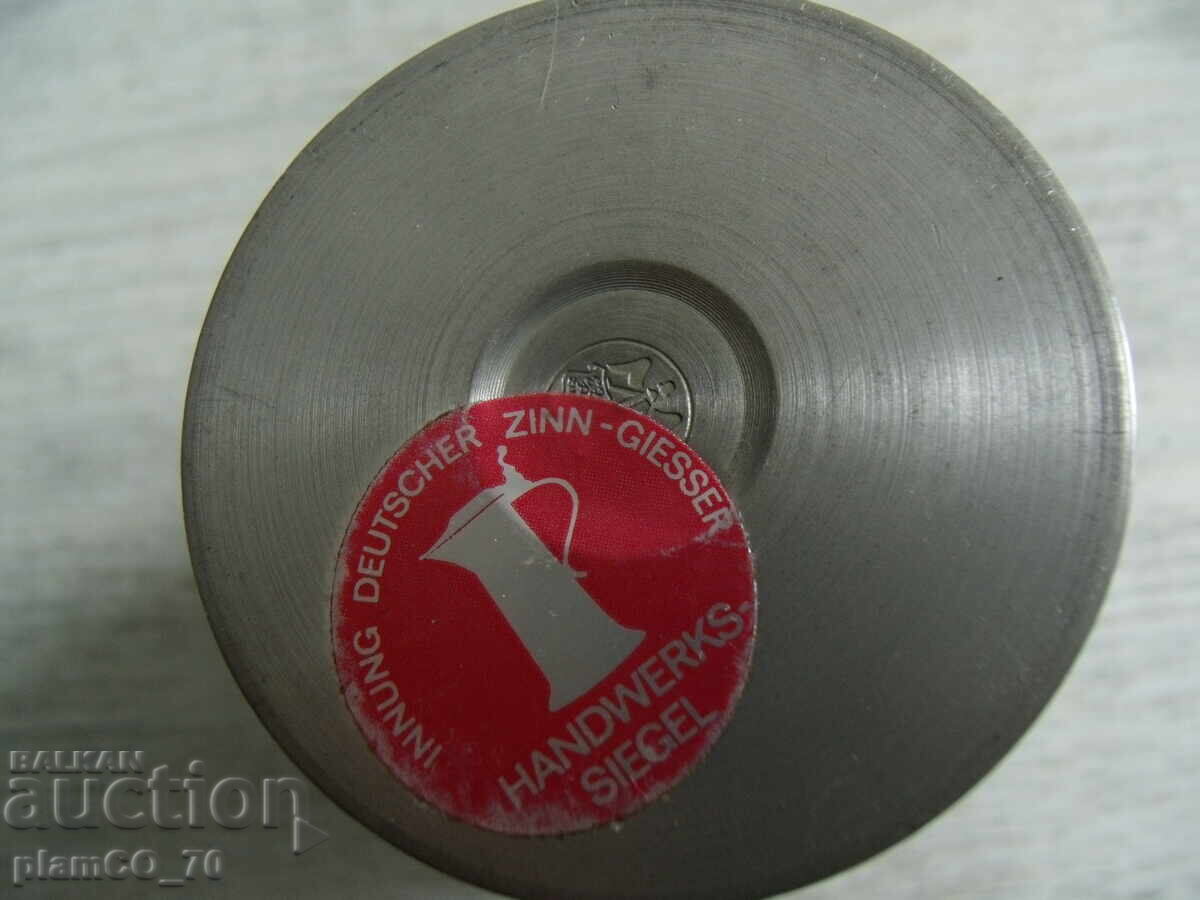 №*7984 Cană veche metalică/de cositor - zinn - ornamente în relief - 5 №*7984 Cană veche metalică/de cositor - zinn - ornamente în relief - 5