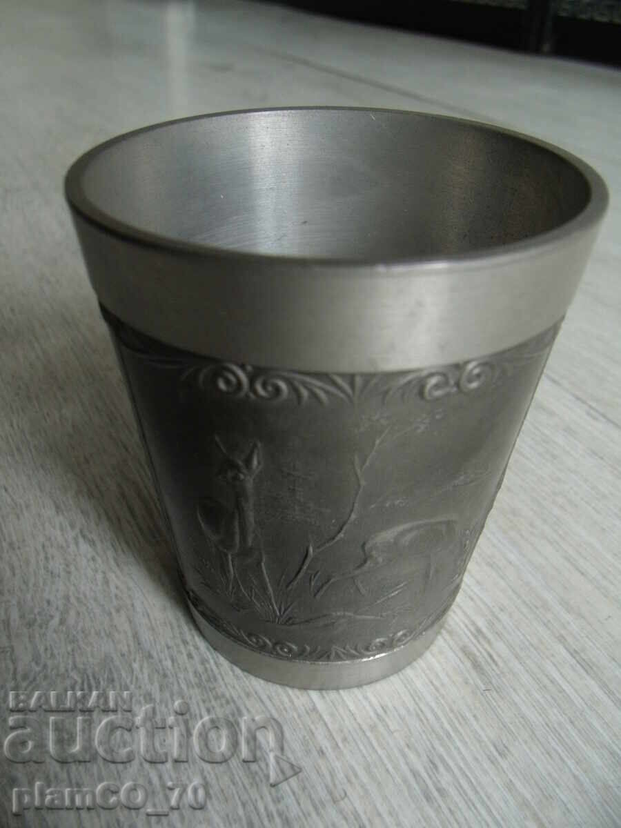 №*7984 Cană veche metalică/de cositor - zinn - ornamente în relief - 6 №*7984 Cană veche metalică/de cositor - zinn - ornamente în relief - 6